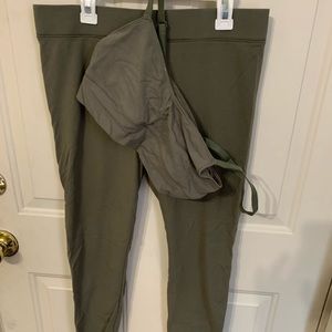 Aerie chill set (leggings and bra)